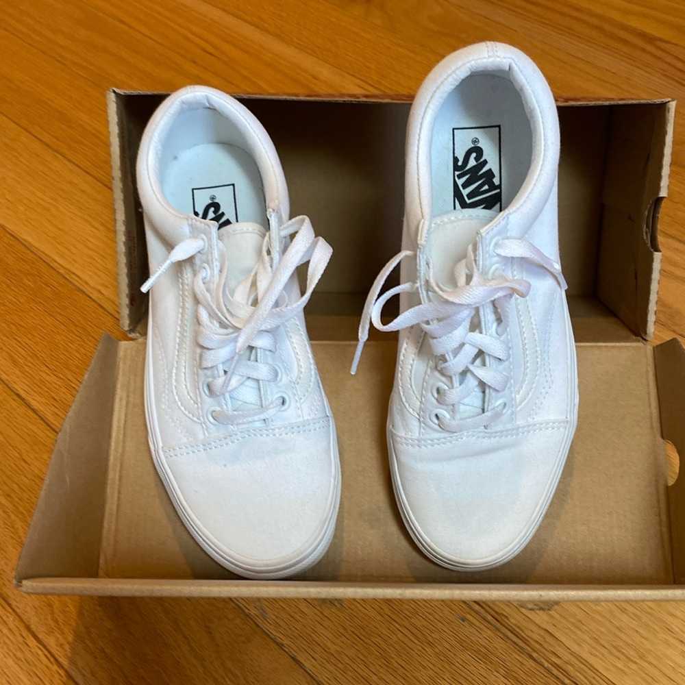 Vans off The Wall Ladies White leather and Fabric Snickers